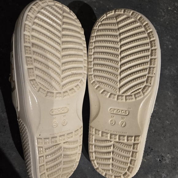 Crocs White and Tan Camo slides - Picture 5 of 6